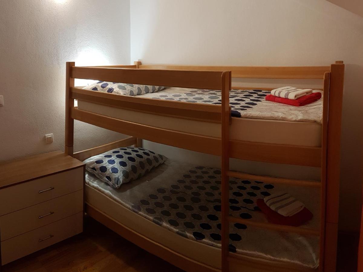 Apartman Vojaline Милна Екстер'єр фото