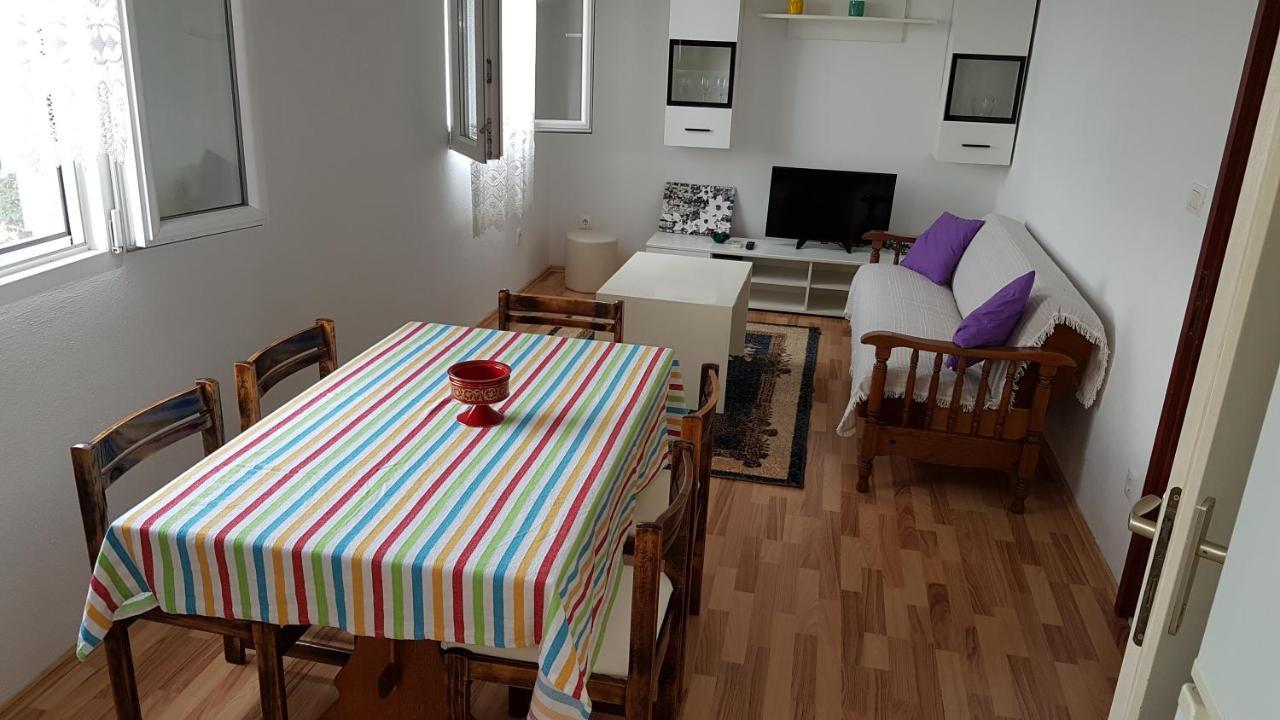 Apartman Vojaline Милна Екстер'єр фото